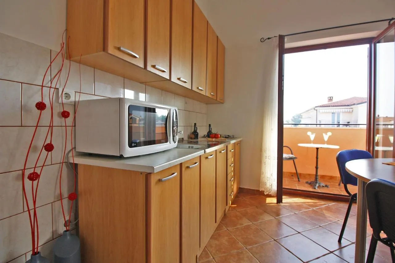 Brijunisol - 3 Apartments Top Position Near The Beautiful Beach Fažana