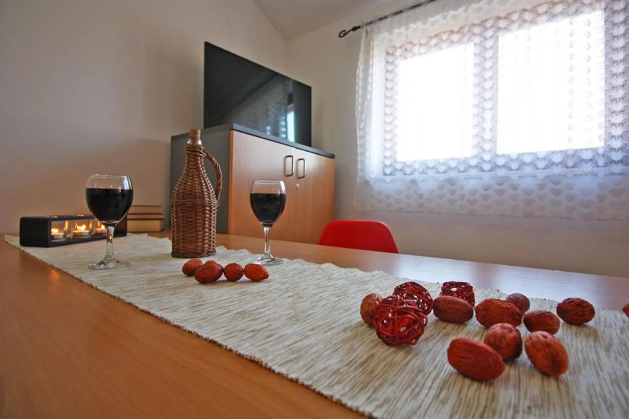 Brijunisol - 3 Apartments Top Position Near The Beautiful Beach Fažana