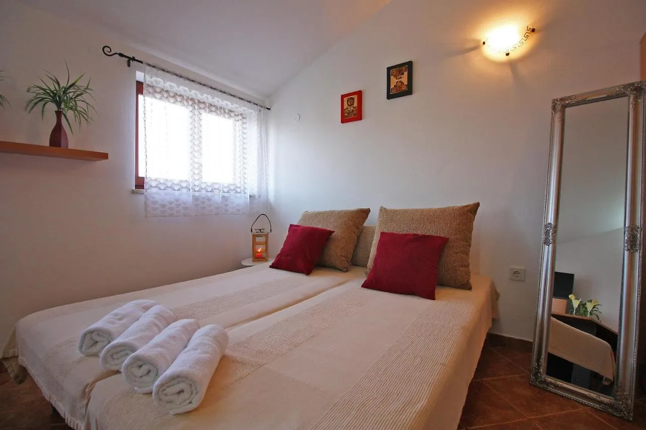 Brijunisol - 3 Apartments Top Position Near The Beautiful Beach Fažana 0*,