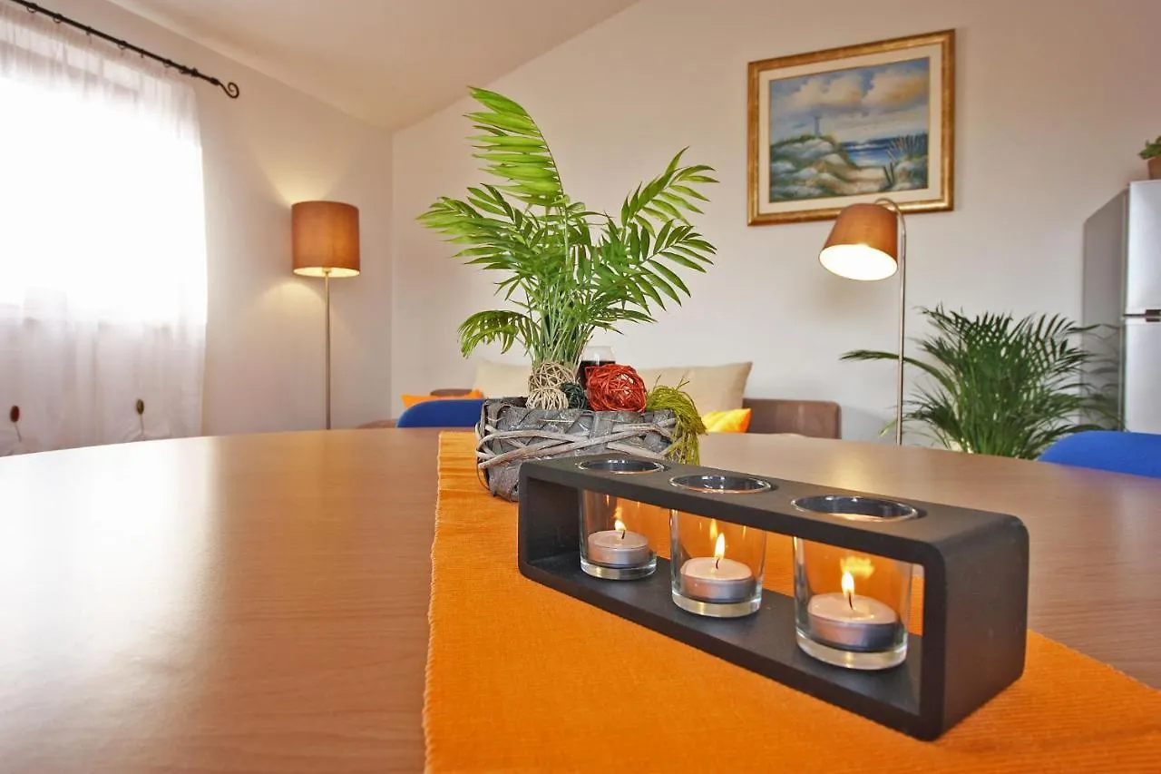 Brijunisol - 3 Apartments Top Position Near The Beautiful Beach Fažana