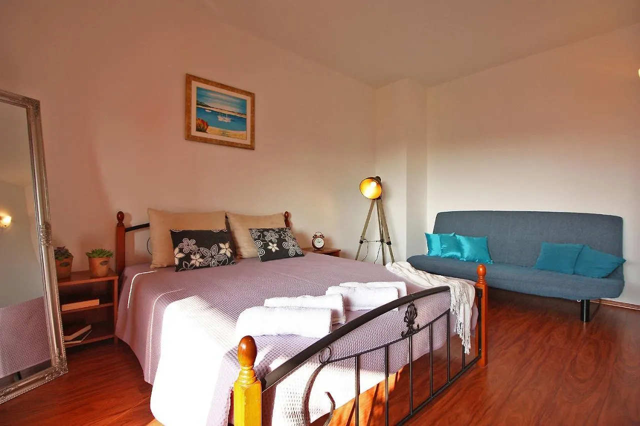 Brijunisol - 3 Apartments Top Position Near The Beautiful Beach Fažana Kroatien