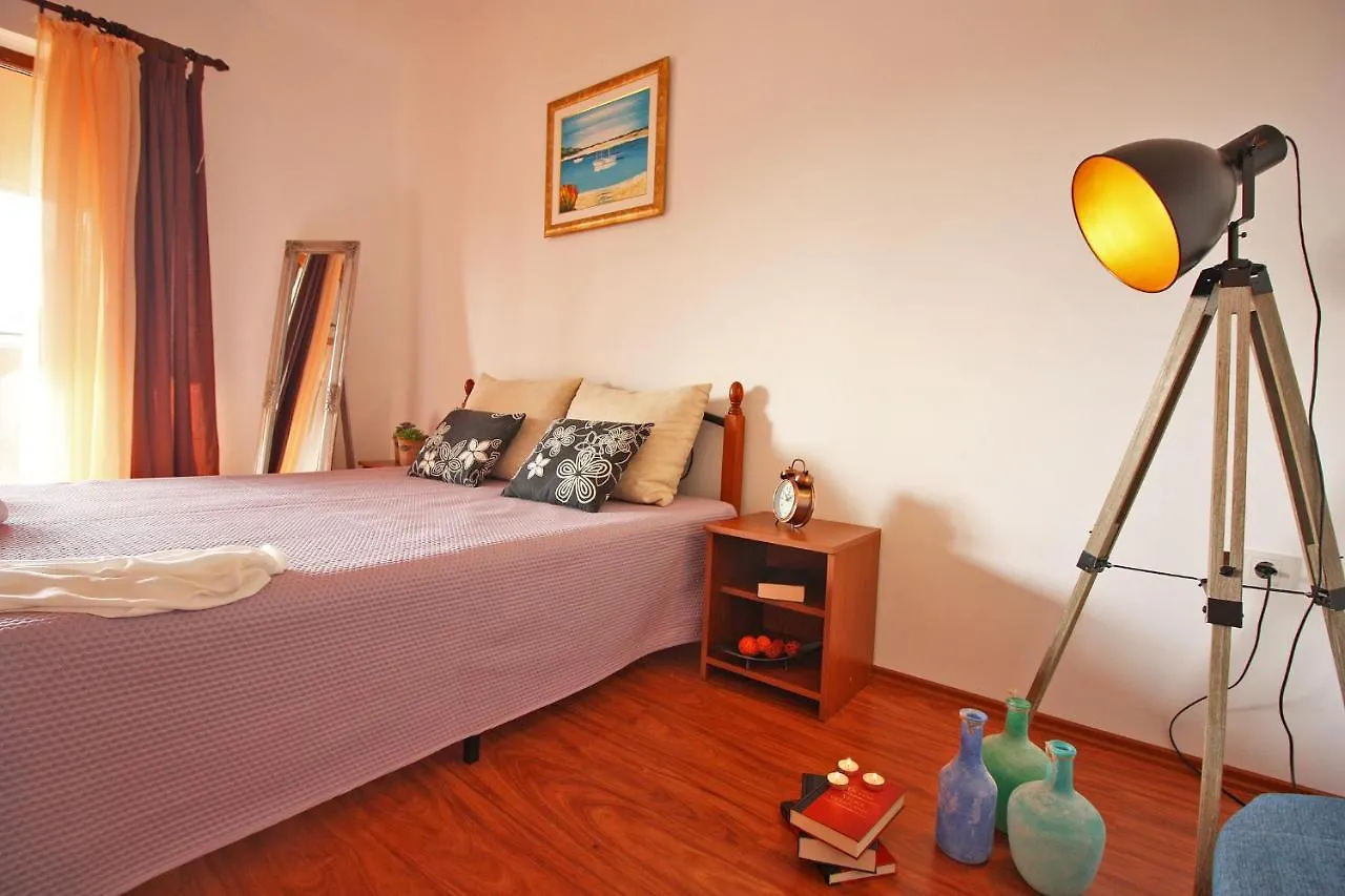 Brijunisol - 3 Apartments Top Position Near The Beautiful Beach Fažana