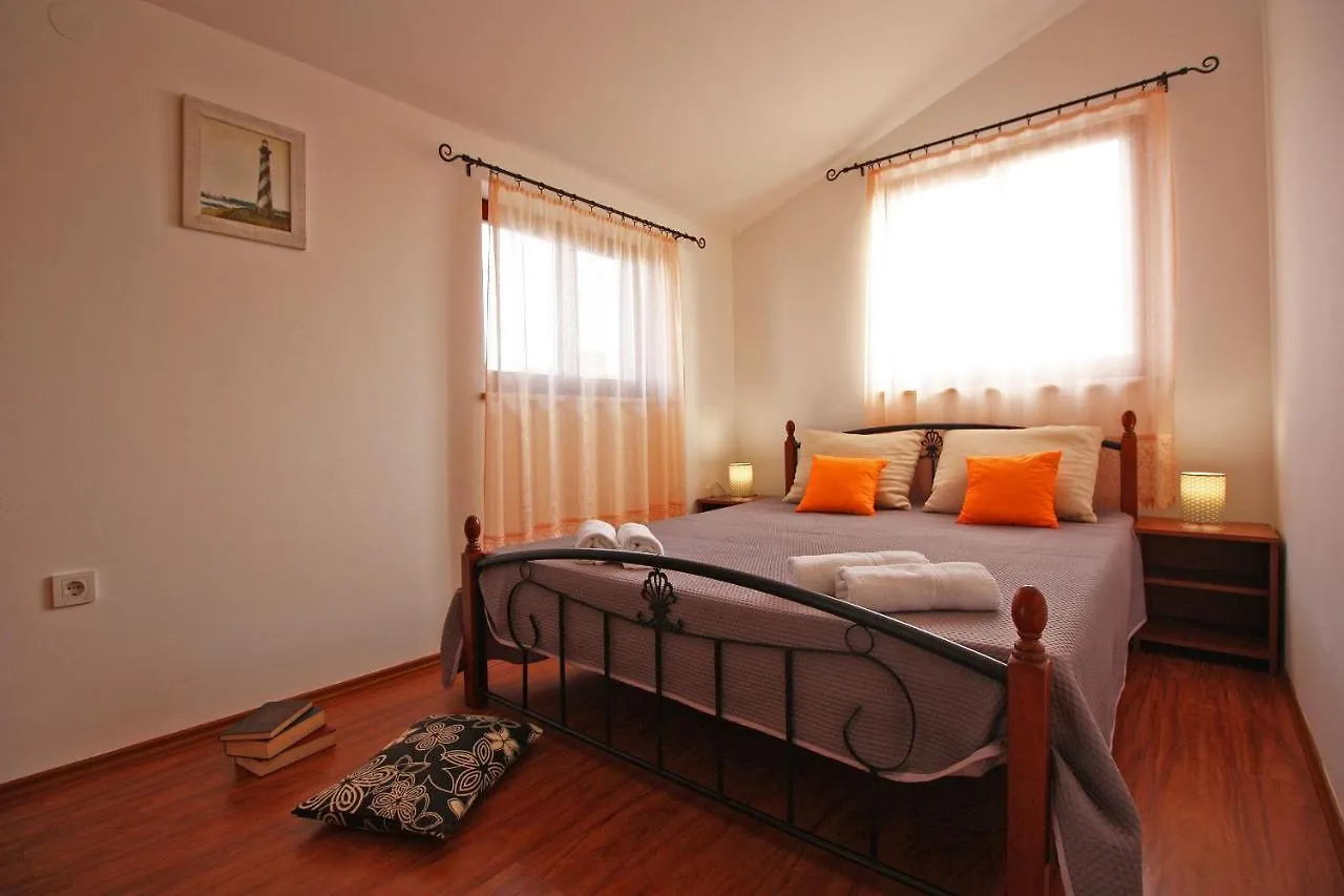 Brijunisol - 3 Apartments Top Position Near The Beautiful Beach Fažana 0*,