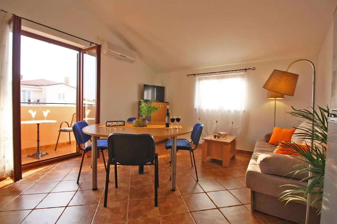 Brijunisol - 3 Apartments Top Position Near The Beautiful Beach Fažana