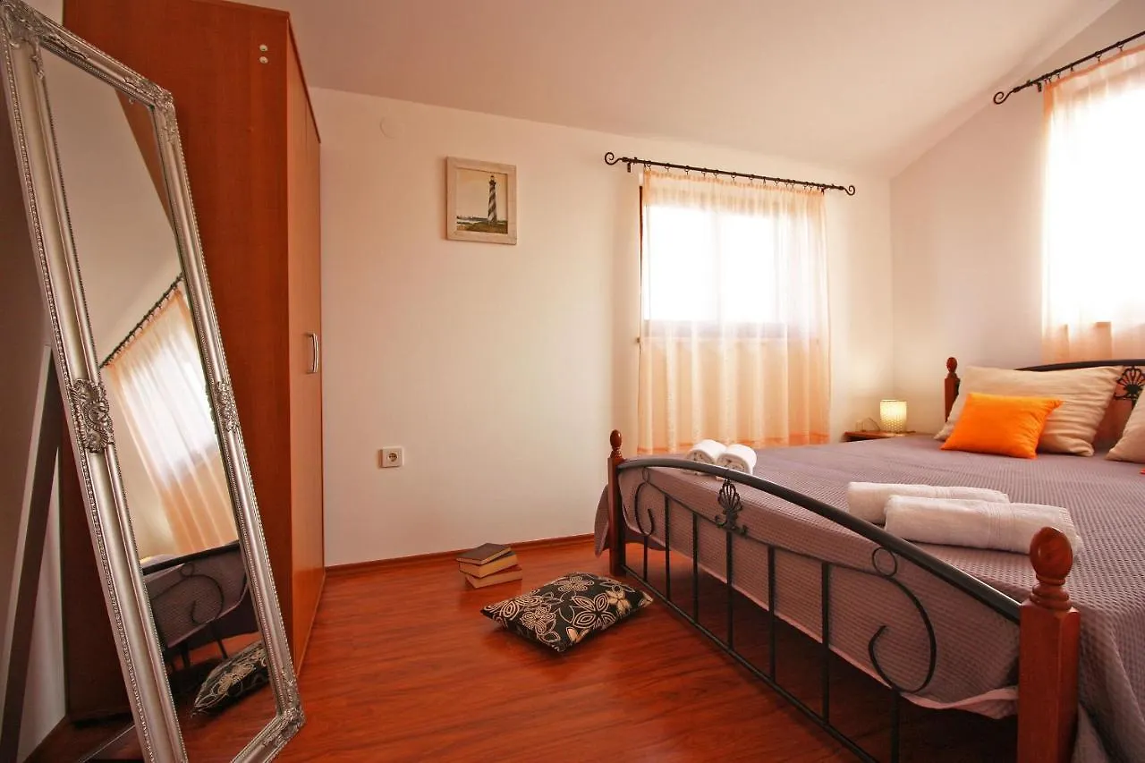 Brijunisol - 3 Apartments Top Position Near The Beautiful Beach Fažana 0*,  Kroatien