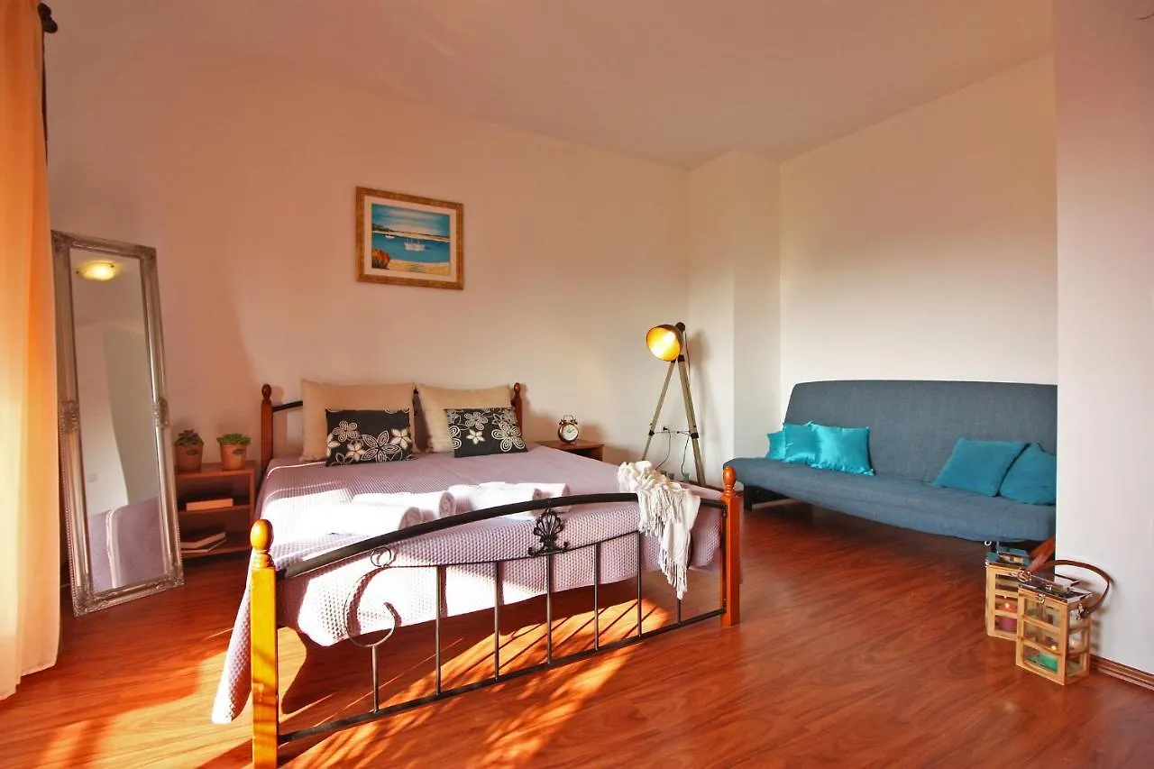 Brijunisol - 3 Apartments Top Position Near The Beautiful Beach Fažana